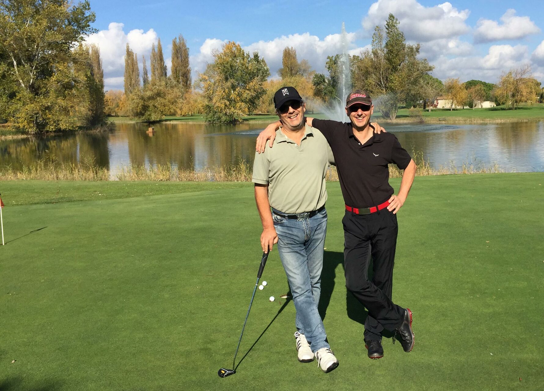 ALBERT+TOM Golfspieler Golf spielen